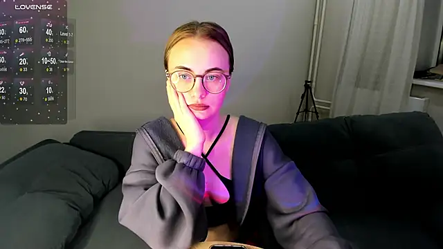 Snapshot of MewStella chatting on 10/29/25, 11:36 MewStella online show from 10/29/25, 11:36