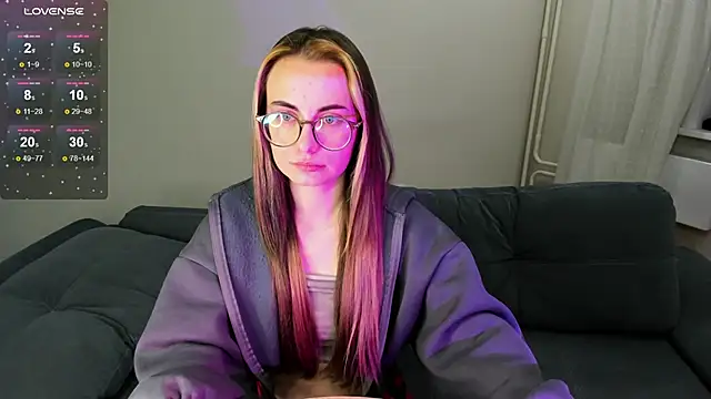 Snapshot of MewStella chatting on 11/07/25, 12:04 MewStella online show from 11/07/25, 12:04