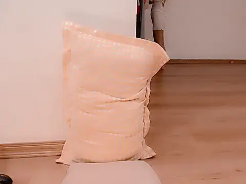 Tea Mei online show from 11/15/25, 09:02