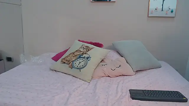 zooombee online show from 09/17/25, 07:27