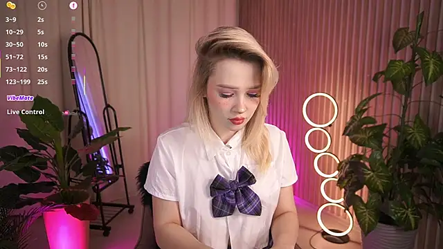 LauraWifeness online show from 12/15/25, 06:30