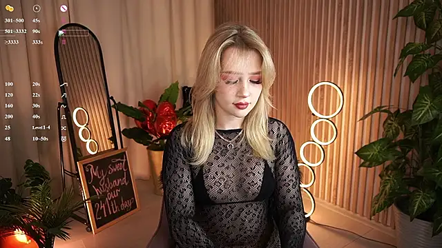 LauraWifeness online show from 02/18/26, 06:33