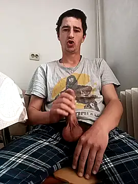 hugecock4u1990 online show from 04/26/26, 04:43