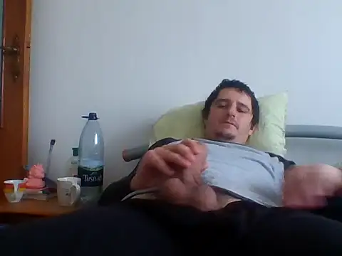 hugecock4u1990 online show from 12/17/25, 07:46