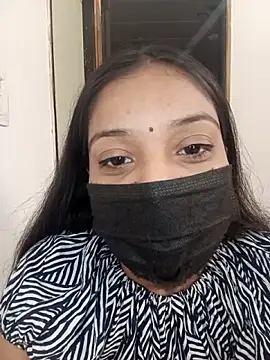 Cute Rakhi8 online show from 10/28/25, 04:13