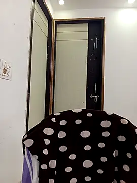 Cute Rakhi8 online show from 12/18/25, 05:01