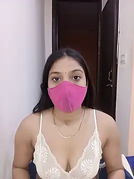 Cute Rakhi8 online show from 05/25/26, 08:57