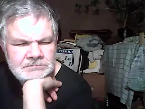 Snapshot of A1B3- chatting on 12/22/25, 02:28 A1B3- online show from 12/22/25, 02:28