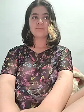 Snapshot of PrihZinhaHot chatting on 10/06/25, 03:19 PrihZinhaHot online show from 10/06/25, 03:19