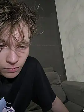 Snapshot of PrihZinhaHot chatting on 12/13/25, 08:26 PrihZinhaHot online show from 12/13/25, 08:26