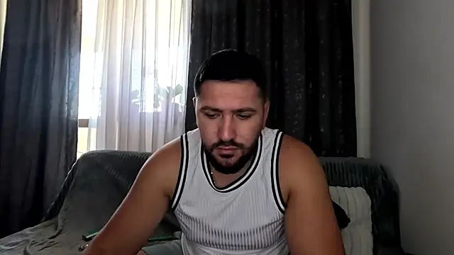 Snapshot of Gold_Alpha_Boy chatting on 09/27/25, 07:25 Gold Alpha Boy online show from 09/27/25, 07:25