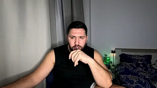 Snapshot of Gold_Alpha_Boy chatting on 12/14/25, 02:33 Gold Alpha Boy online show from 12/14/25, 02:33