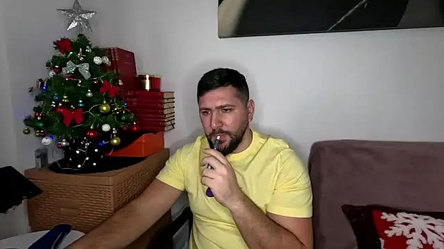 Snapshot of Gold_Alpha_Boy chatting on 12/02/25, 11:34 Gold Alpha Boy online show from 12/02/25, 11:34