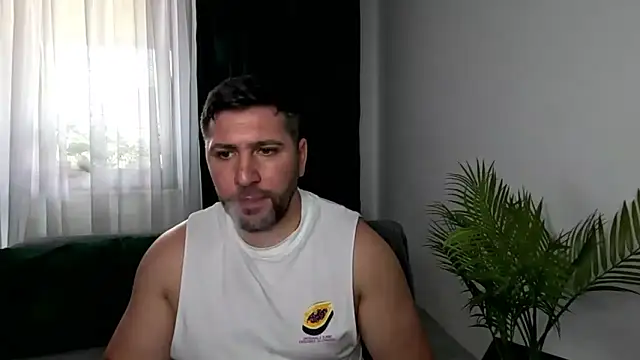 Gold Alpha Boy online show from 05/19/26, 02:02
