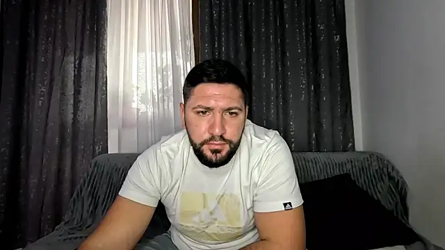 Snapshot of Gold_Alpha_Boy chatting on 11/11/25, 09:04 Gold Alpha Boy online show from 11/11/25, 09:04