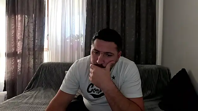 Snapshot of Gold_Alpha_Boy chatting on 10/20/25, 01:11 Gold Alpha Boy online show from 10/20/25, 01:11