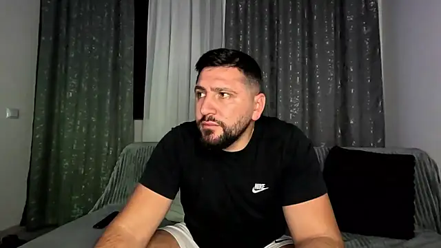 Snapshot of Gold_Alpha_Boy chatting on 10/26/25, 06:41 Gold Alpha Boy online show from 10/26/25, 06:41