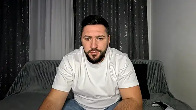 Snapshot of Gold_Alpha_Boy chatting on 11/08/25, 04:32 Gold Alpha Boy online show from 11/08/25, 04:32