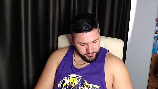 Snapshot of Gold_Alpha_Boy chatting on 11/07/25, 08:41 Gold Alpha Boy online show from 11/07/25, 08:41