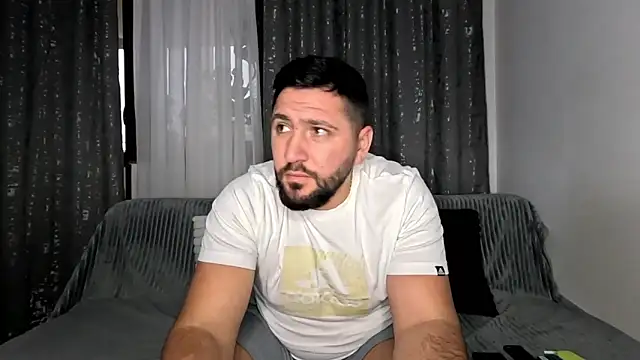 Snapshot of Gold_Alpha_Boy chatting on 11/10/25, 02:00 Gold Alpha Boy online show from 11/10/25, 02:00