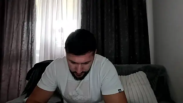 Snapshot of Gold_Alpha_Boy chatting on 10/02/25, 10:40 Gold Alpha Boy online show from 10/02/25, 10:40