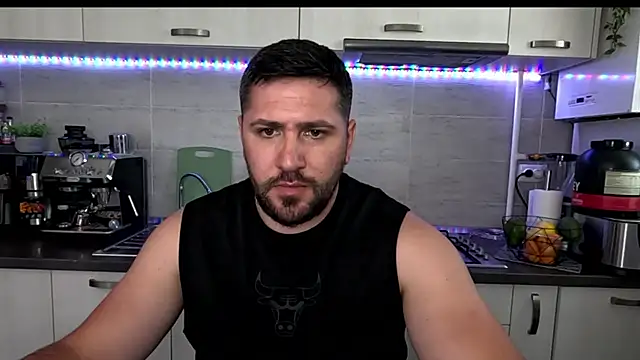 Snapshot of Gold_Alpha_Boy chatting on 06/18/26, 02:00 Gold Alpha Boy online show from 06/18/26, 02:00