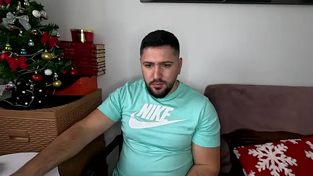 Snapshot of Gold_Alpha_Boy chatting on 12/05/25, 09:30 Gold Alpha Boy online show from 12/05/25, 09:30