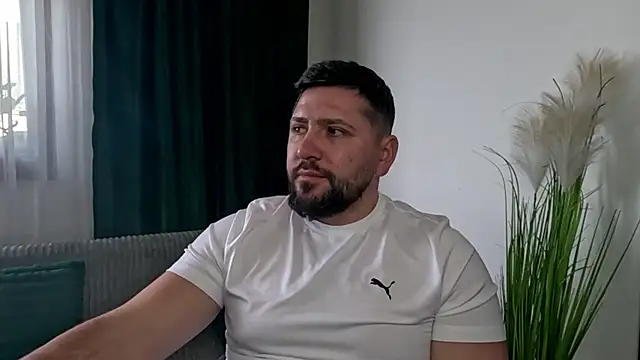 Gold Alpha Boy online show from 04/15/26, 01:15