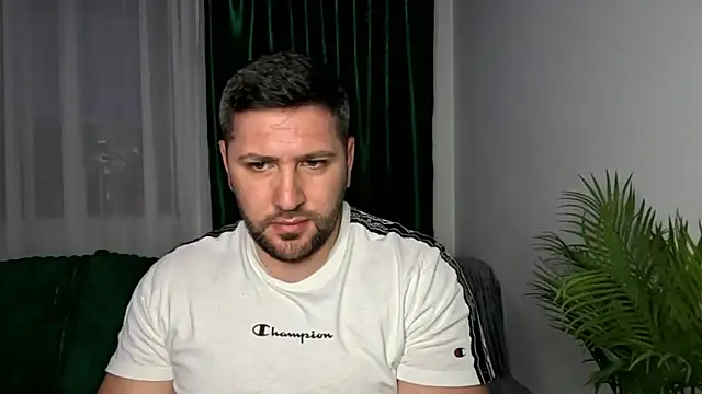 Gold Alpha Boy online show from 05/18/26, 06:12