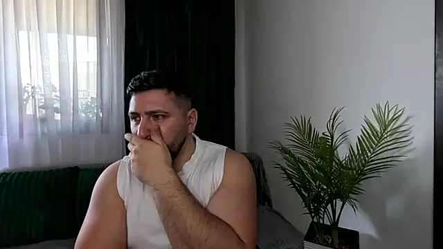 Gold Alpha Boy online show from 05/04/26, 01:36