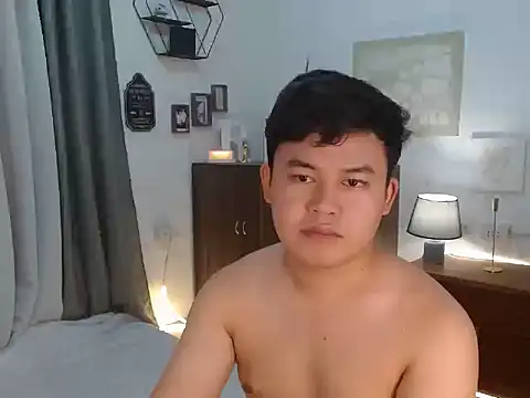 Snapshot of annocentboy chatting on 10/26/25, 07:42 annocentboy online show from 10/26/25, 07:42