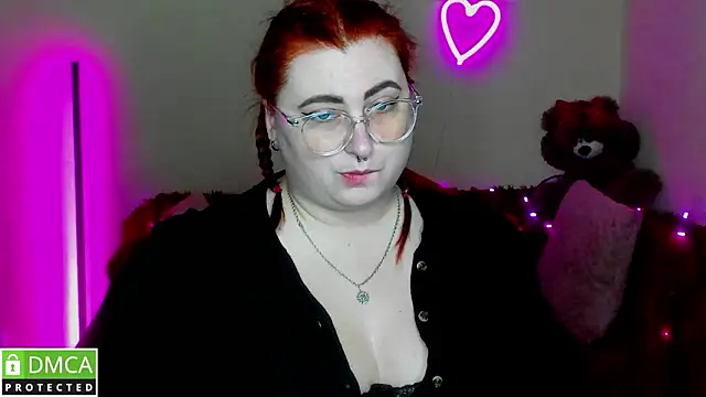 Snapshot of Alicia_love00 chatting on 03/09/26, 06:28 Alicia love00 online show from 03/09/26, 06:28