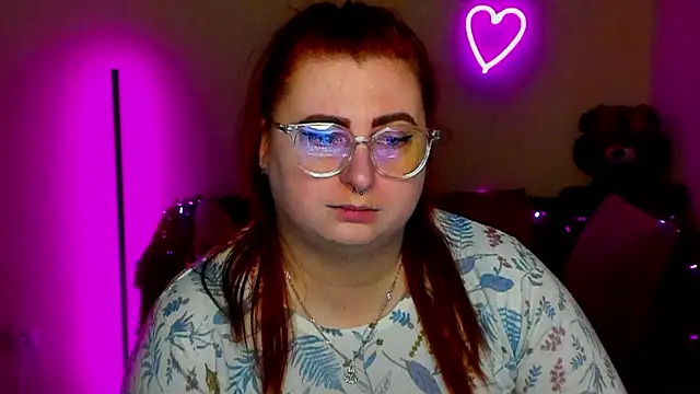 Snapshot of Alicia_love00 chatting on 03/25/26, 06:24 Alicia love00 online show from 03/25/26, 06:24