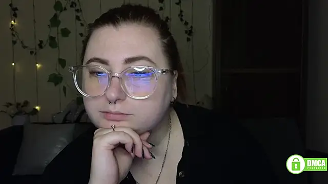 Snapshot of Alicia_love00 chatting on 03/03/26, 06:31 Alicia love00 online show from 03/03/26, 06:31