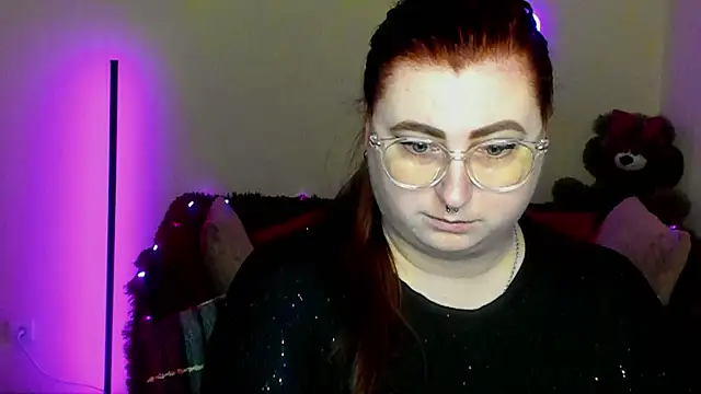 Snapshot of Alicia_love00 chatting on 04/13/26, 11:25 Alicia love00 online show from 04/13/26, 11:25