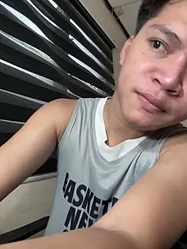 Helleron online show from 04/22/26, 09:27