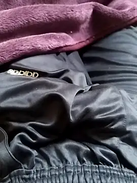 idhem   31 online show from 03/13/26, 12:32