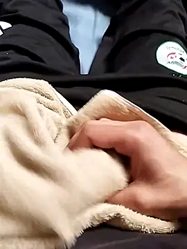 idhem   31 online show from 03/22/26, 11:45