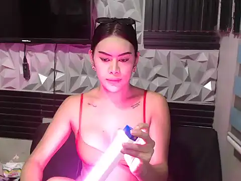 Snapshot of hechanovaa chatting on 09/09/25, 09:35 hechanovaa online show from 09/09/25, 09:35