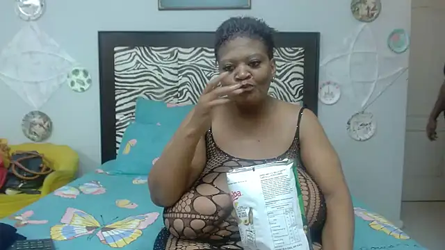 BUSTYKAYXX03 online show from 05/05/26, 07:06