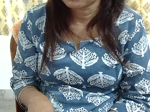 Snapshot of CHAMELI4747 chatting on 06/06/26, 08:41 CHAMELI4747 online show from 06/06/26, 08:41