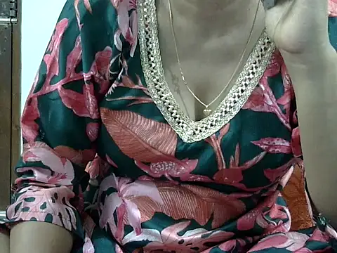 CHAMELI4747 online show from 10/06/25, 08:15