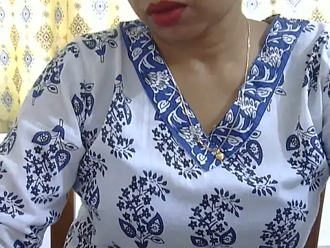 Snapshot of CHAMELI4747 chatting on 06/26/26, 07:58 CHAMELI4747 online show from 06/26/26, 07:58