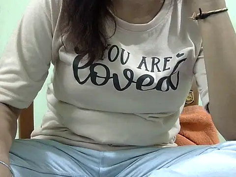 CHAMELI4747 online show from 09/25/25, 08:31