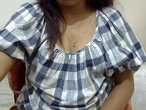 Snapshot of CHAMELI4747 chatting on 07/21/26, 10:27 CHAMELI4747 online show from 07/21/26, 10:27