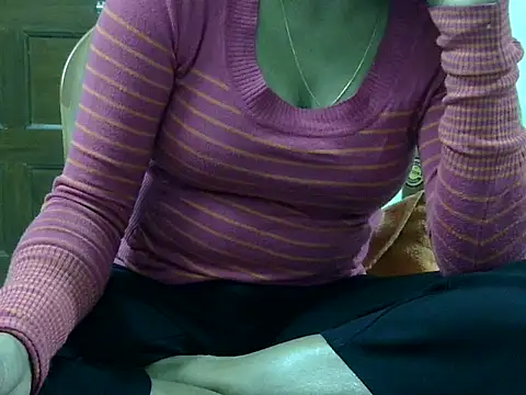 CHAMELI4747 online show from 12/17/25, 07:57