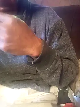 Snapshot of Oaxhot chatting on 11/28/25, 05:35 Oaxhot online show from 11/28/25, 05:35