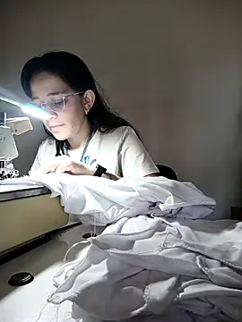 Isabella5 Brown  online show from 10/05/25, 05:47