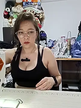 Isabella5 Brown  online show from 11/08/25, 07:39