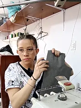 Isabella5 Brown  online show from 11/10/25, 04:23